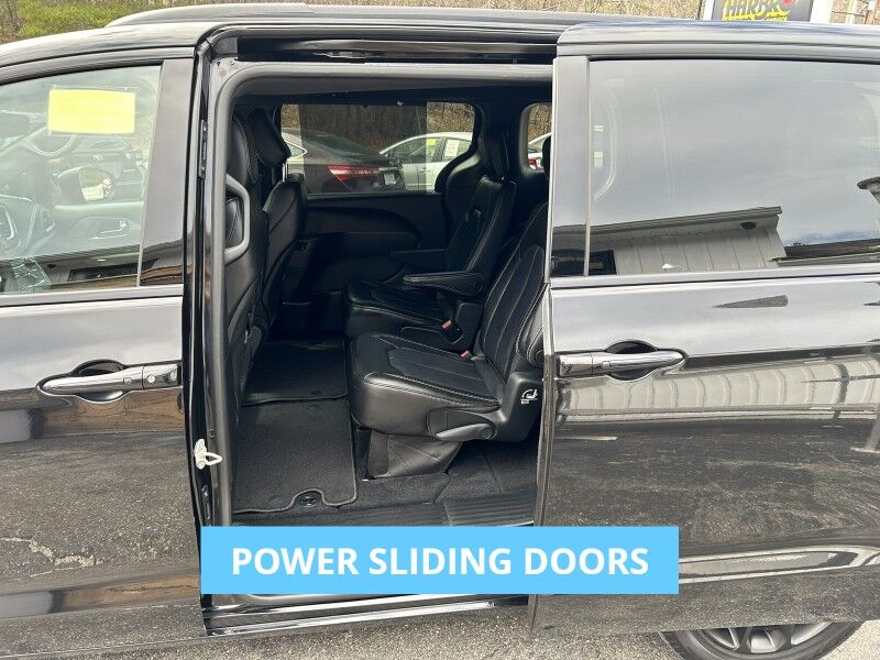 2023 Chrysler Pacifica Touring L - LIKE NEW - SPORT PACKAGE Webster MA