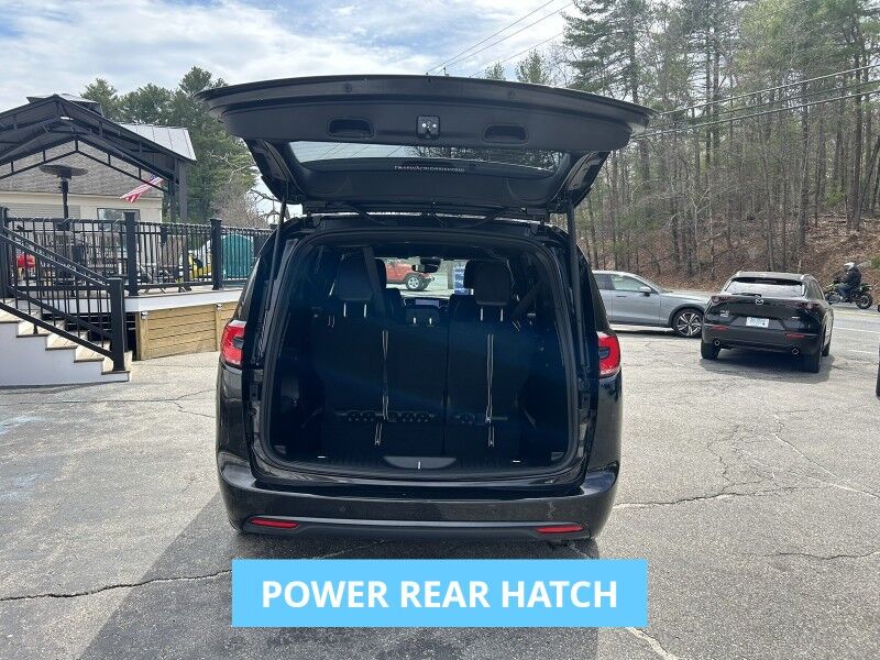 2023 Chrysler Pacifica Touring L - LIKE NEW - SPORT PACKAGE Webster MA