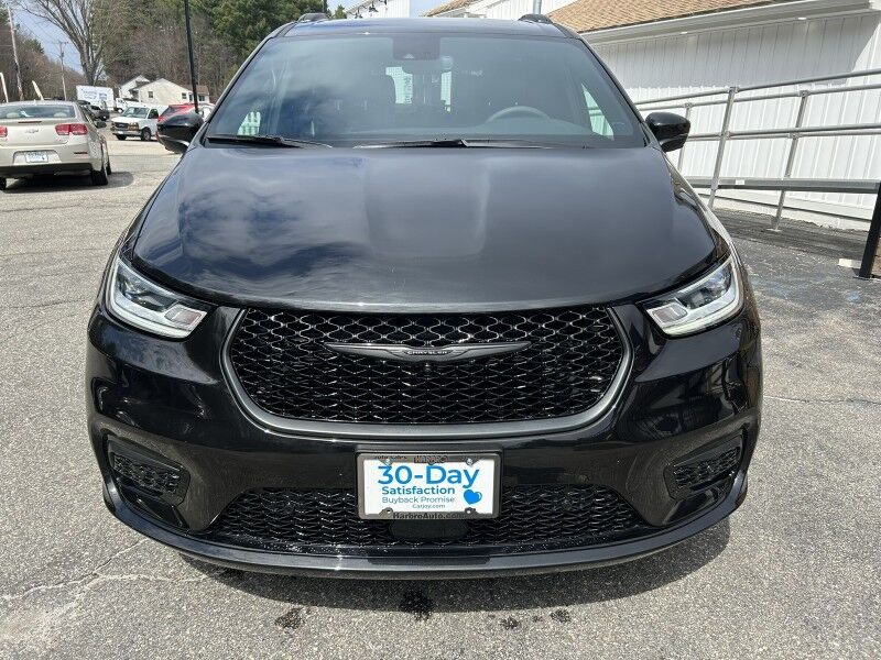 2023 Chrysler Pacifica Touring L - LIKE NEW - SPORT PACKAGE Webster MA