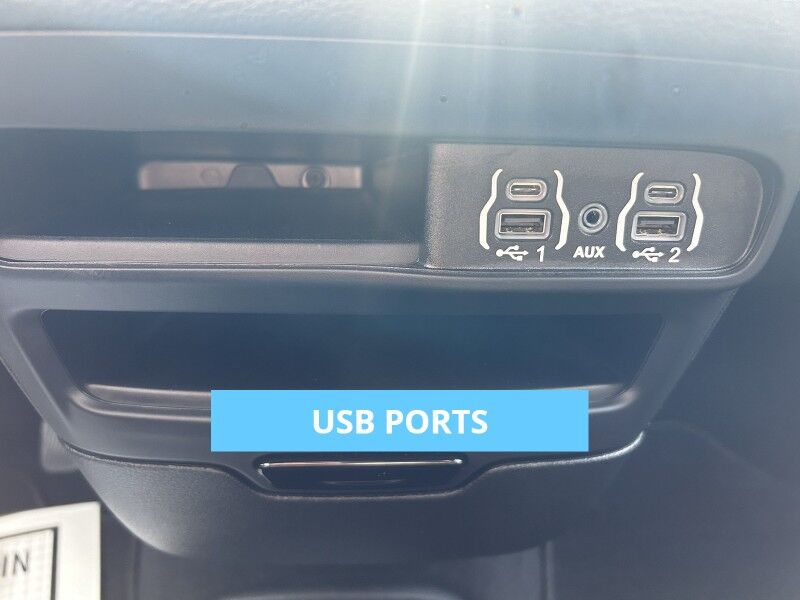 2023 Chrysler Pacifica Touring L - LIKE NEW - SPORT PACKAGE Webster MA