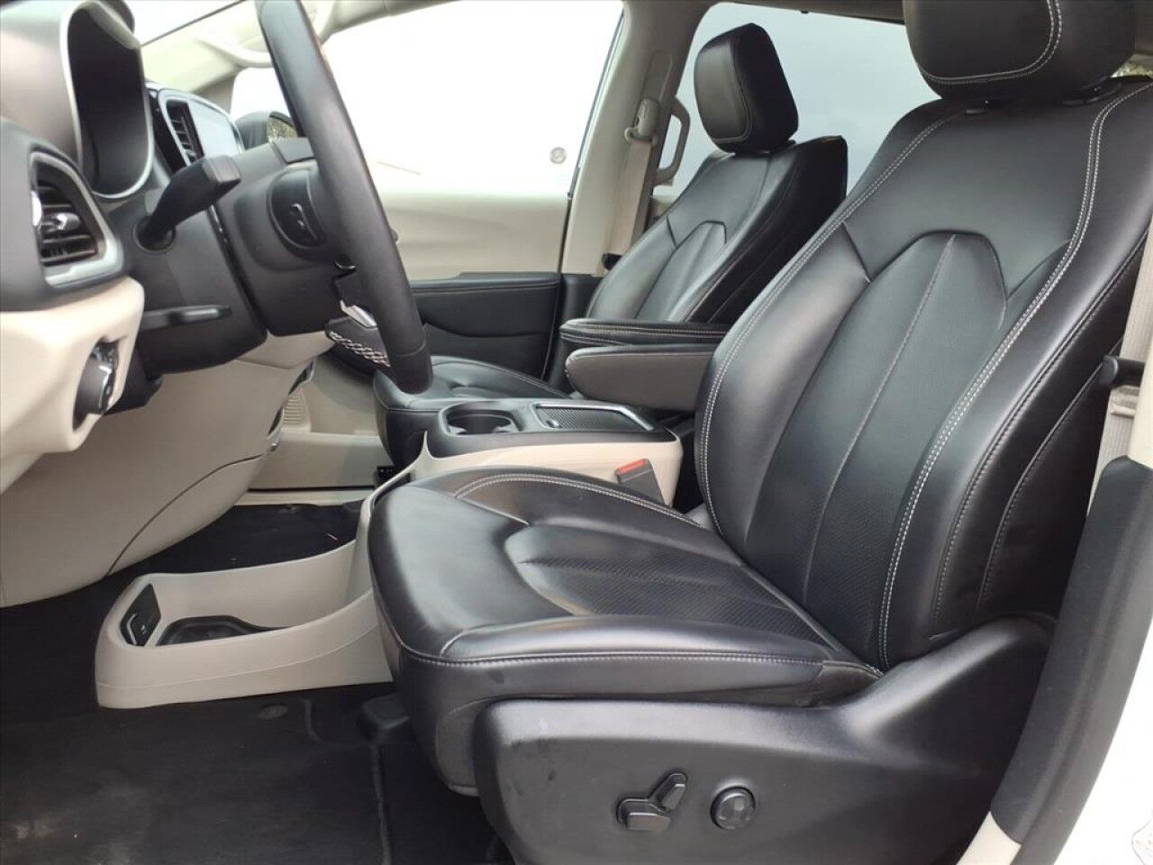 2023 Chrysler Pacifica Touring L Uvalde TX