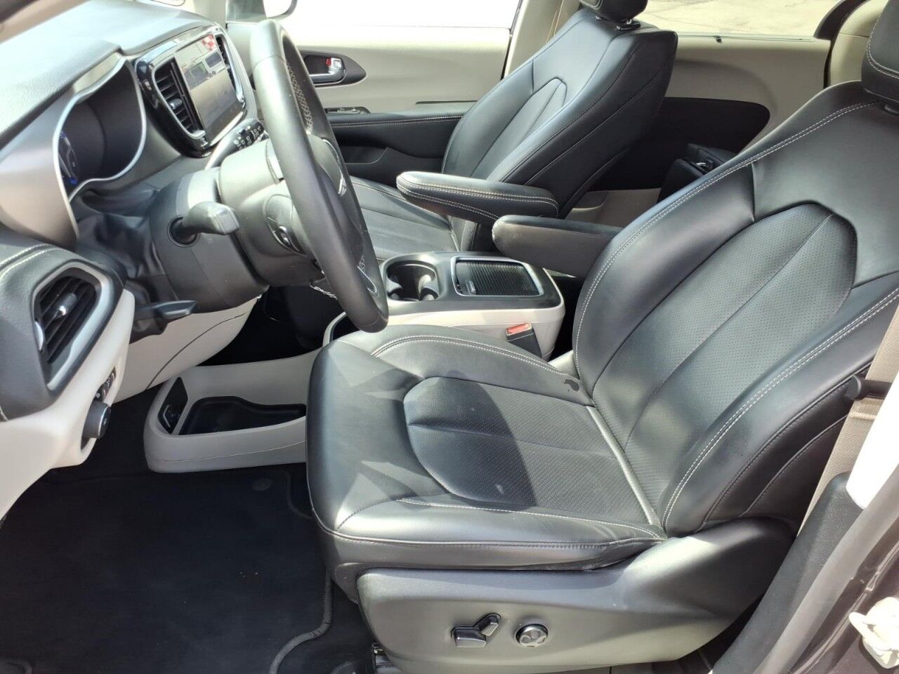 2023 Chrysler Pacifica Touring L Uvalde TX
