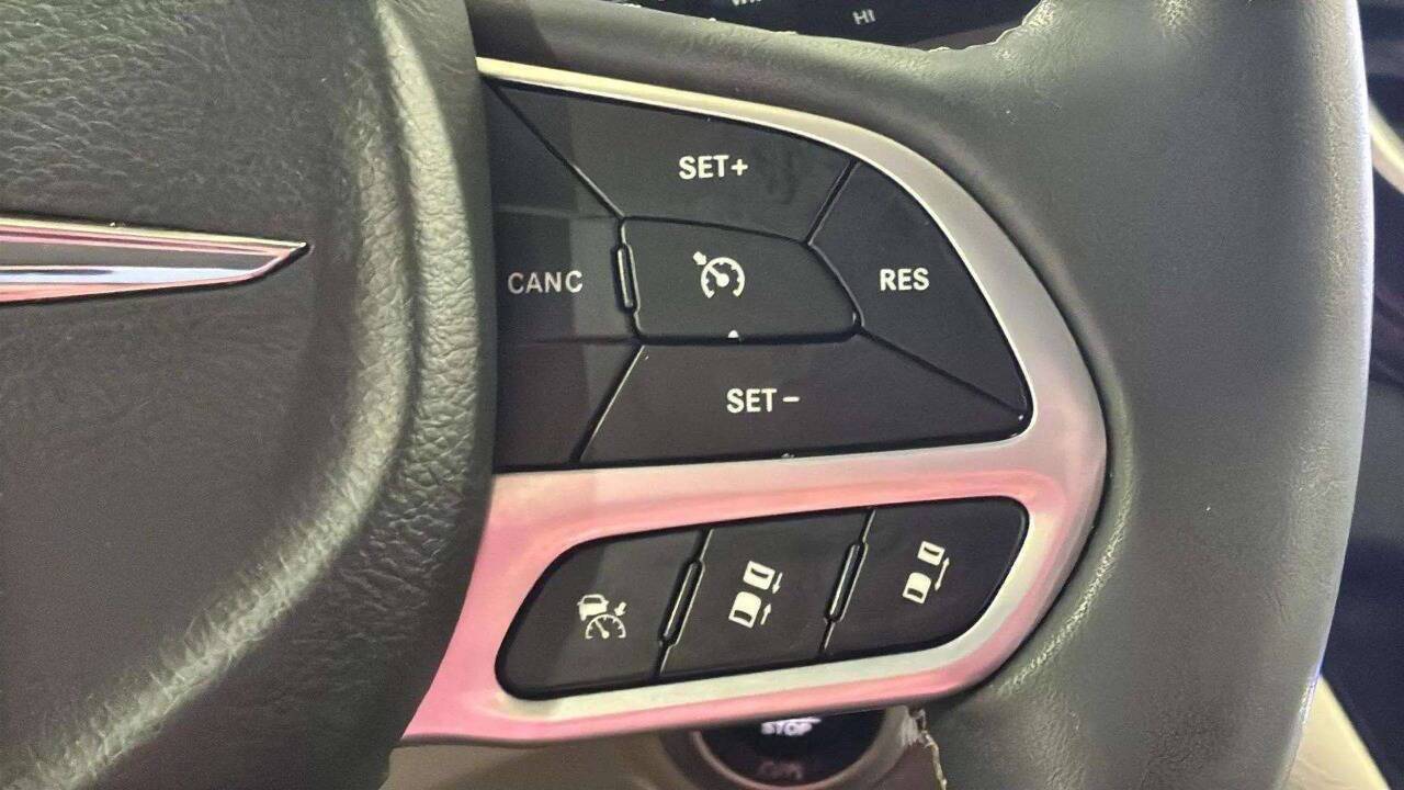 2023 Chrysler Pacifica Touring L 4dr Mini Van Chesterfield MI