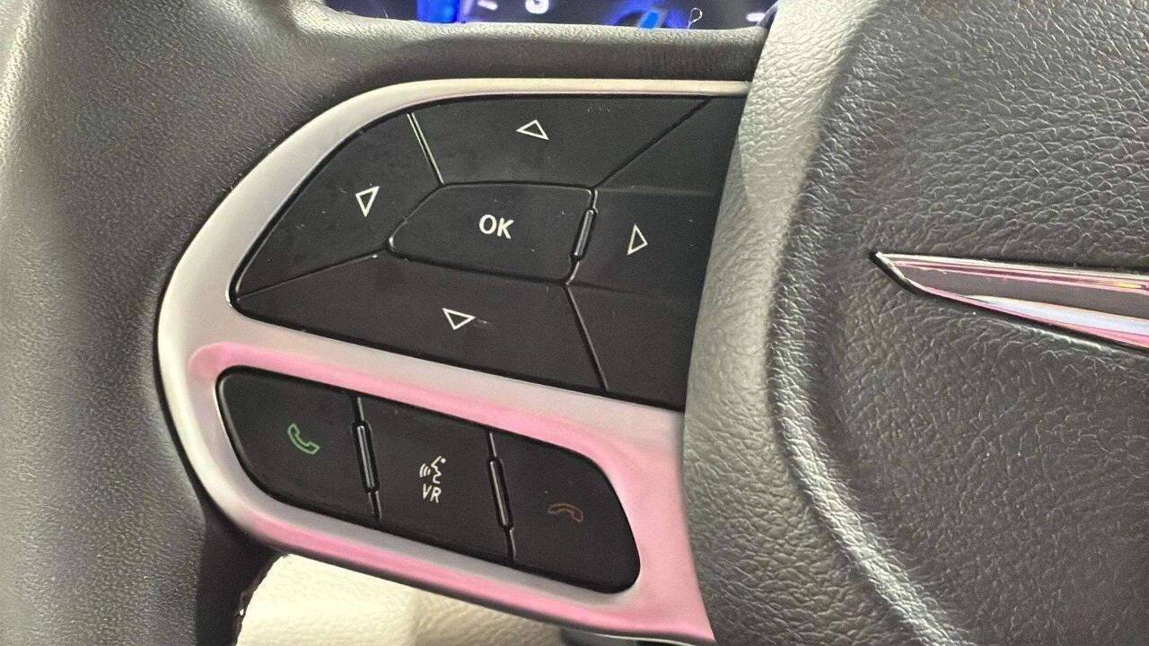 2023 Chrysler Pacifica Touring L 4dr Mini Van Chesterfield MI