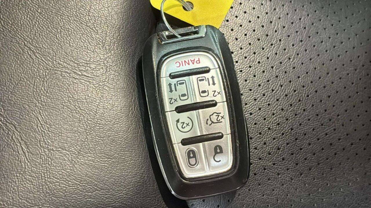 2023 Chrysler Pacifica Touring L 4dr Mini Van Chesterfield MI