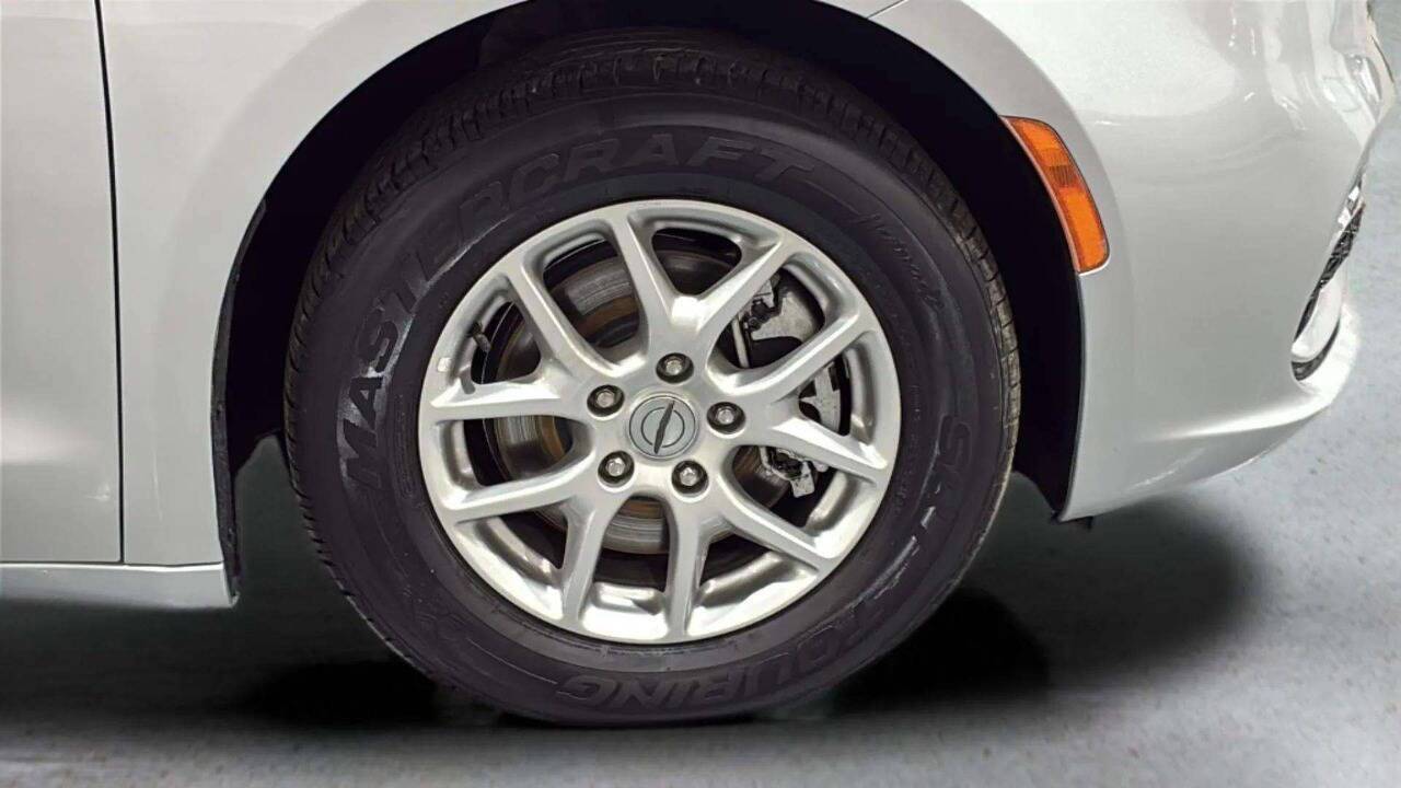 2023 Chrysler Pacifica Touring L 4dr Mini Van Chesterfield MI