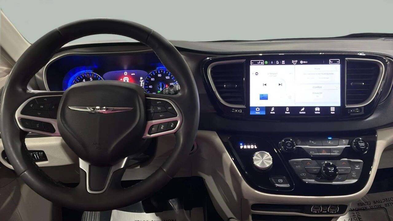 2023 Chrysler Pacifica Touring L 4dr Mini Van Chesterfield MI