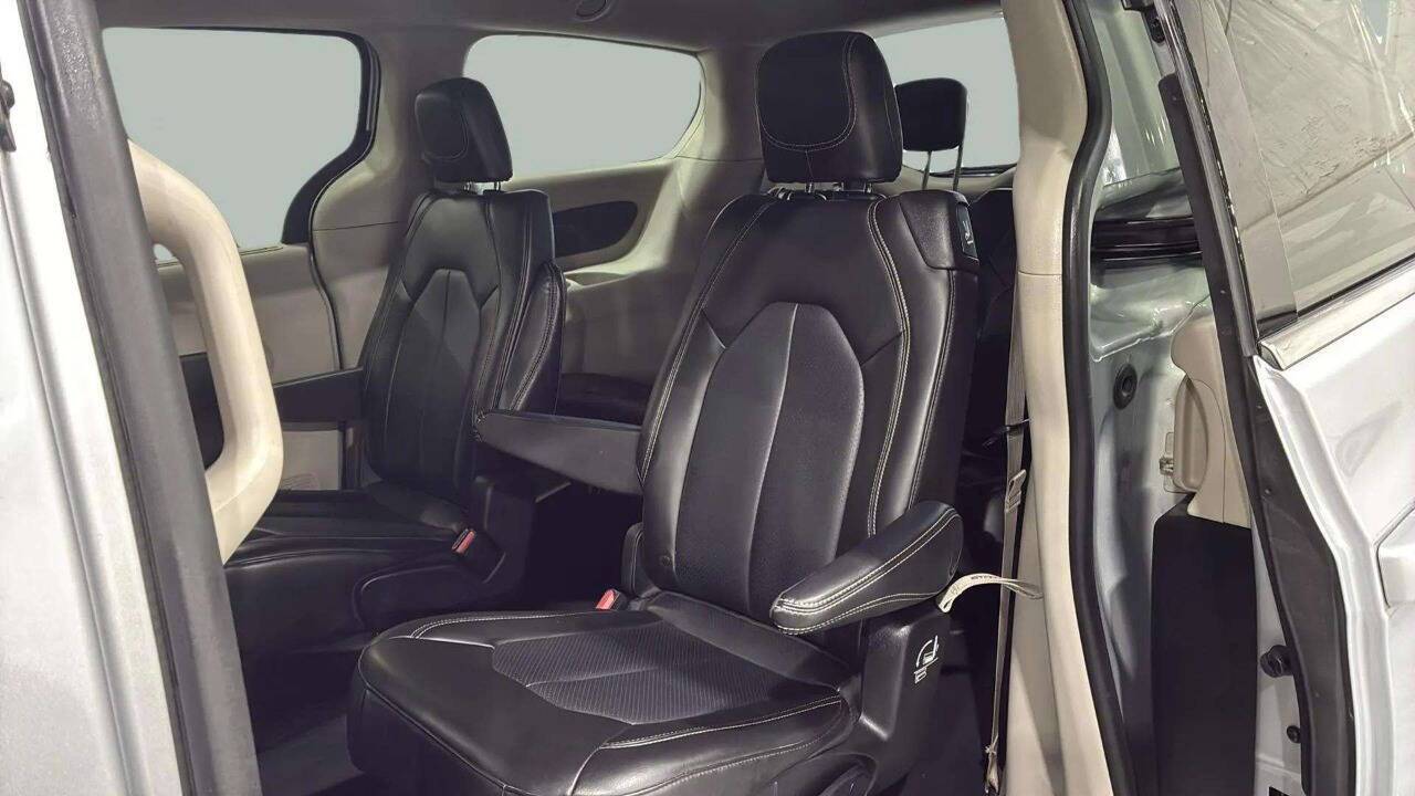 2023 Chrysler Pacifica Touring L 4dr Mini Van Chesterfield MI