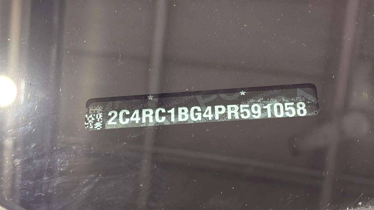 2023 Chrysler Pacifica Touring L 4dr Mini Van Chesterfield MI