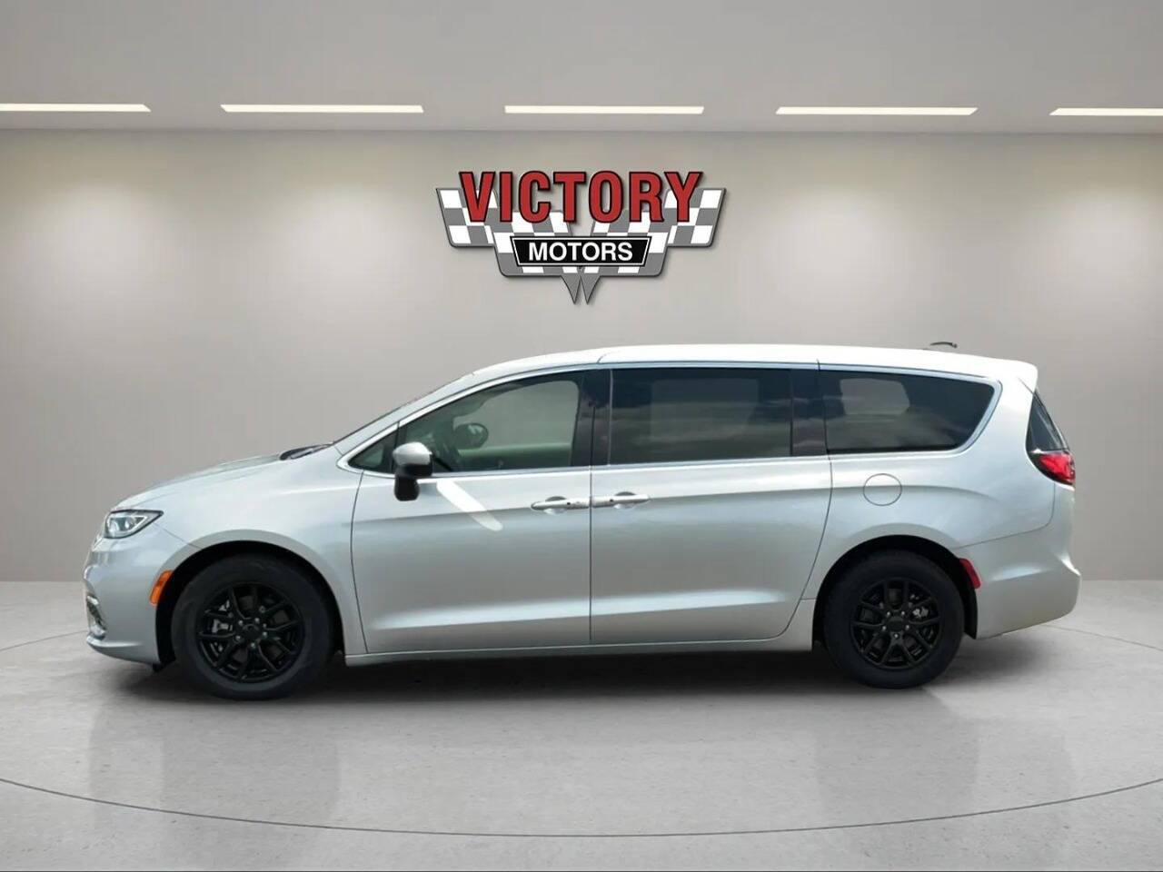 2023 Chrysler Pacifica Touring L 4dr Mini Van Chesterfield MI