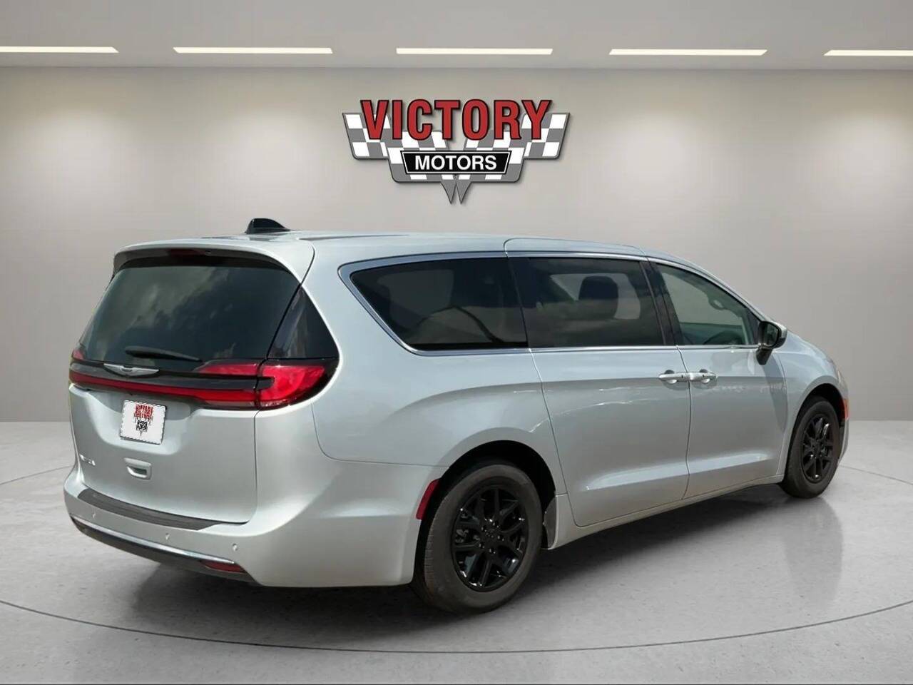 2023 Chrysler Pacifica Touring L 4dr Mini Van Chesterfield MI