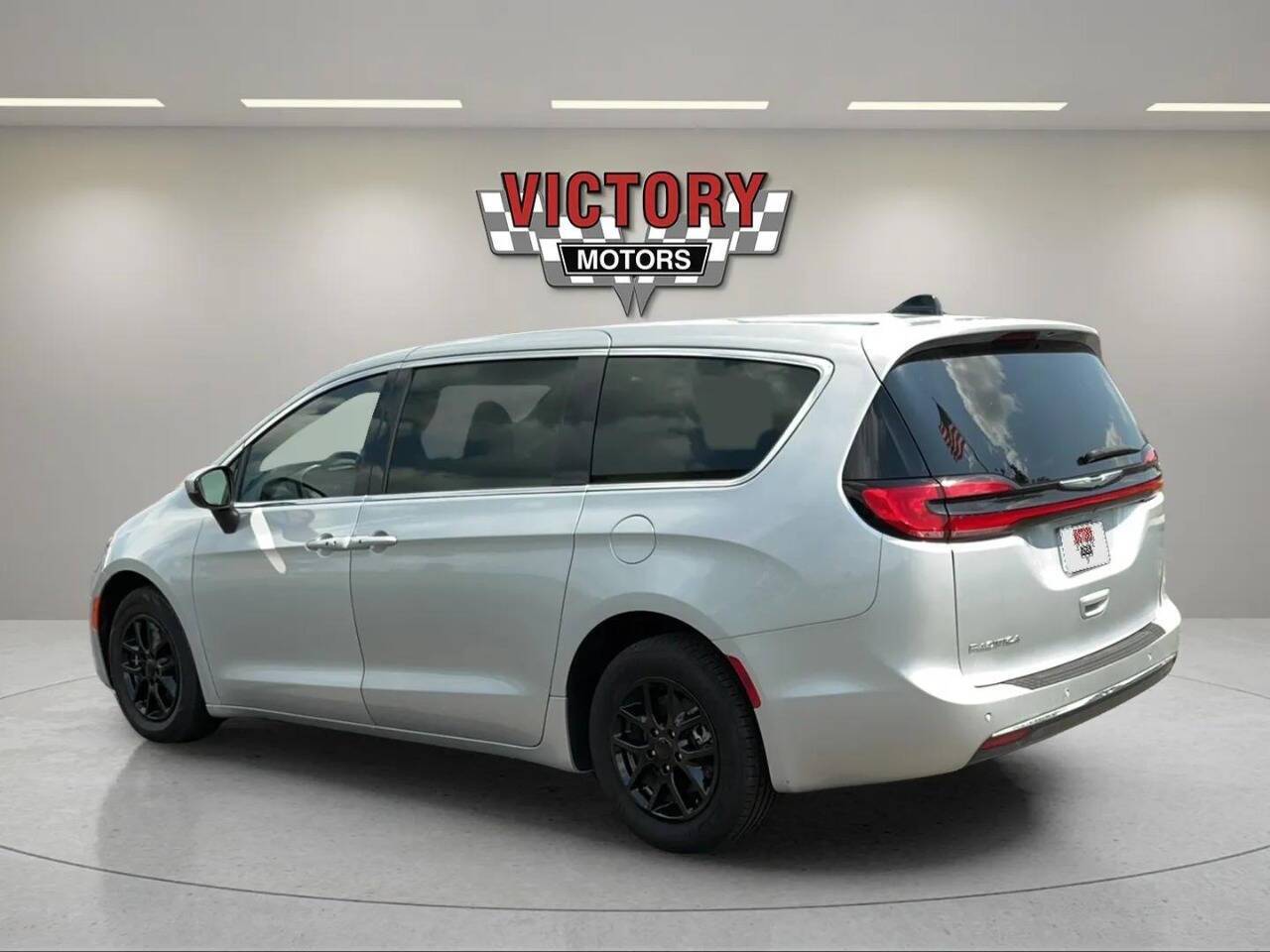 2023 Chrysler Pacifica Touring L 4dr Mini Van Chesterfield MI