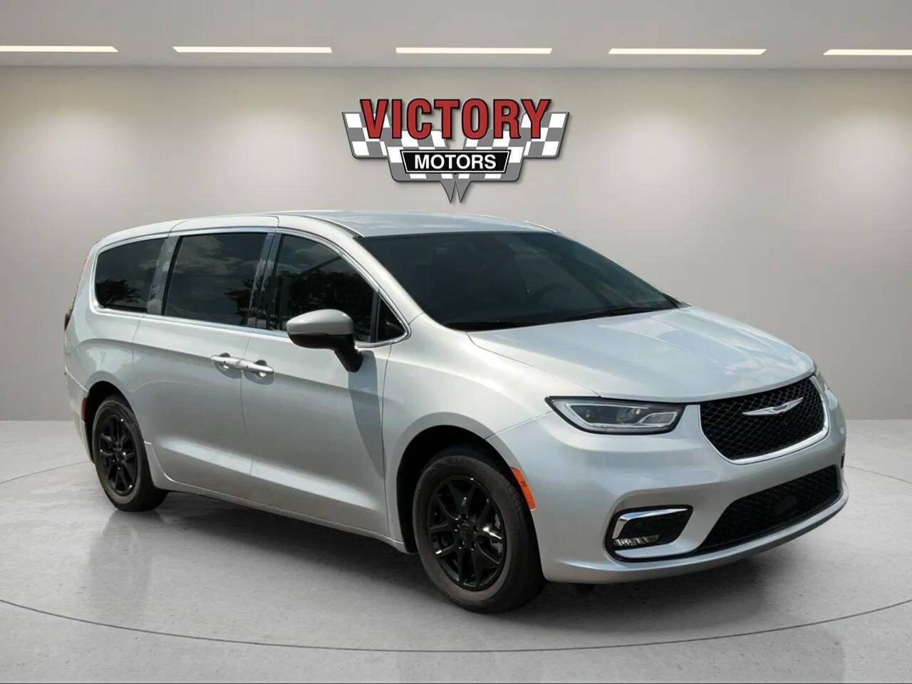 2023 Chrysler Pacifica Touring L 4dr Mini Van Chesterfield MI