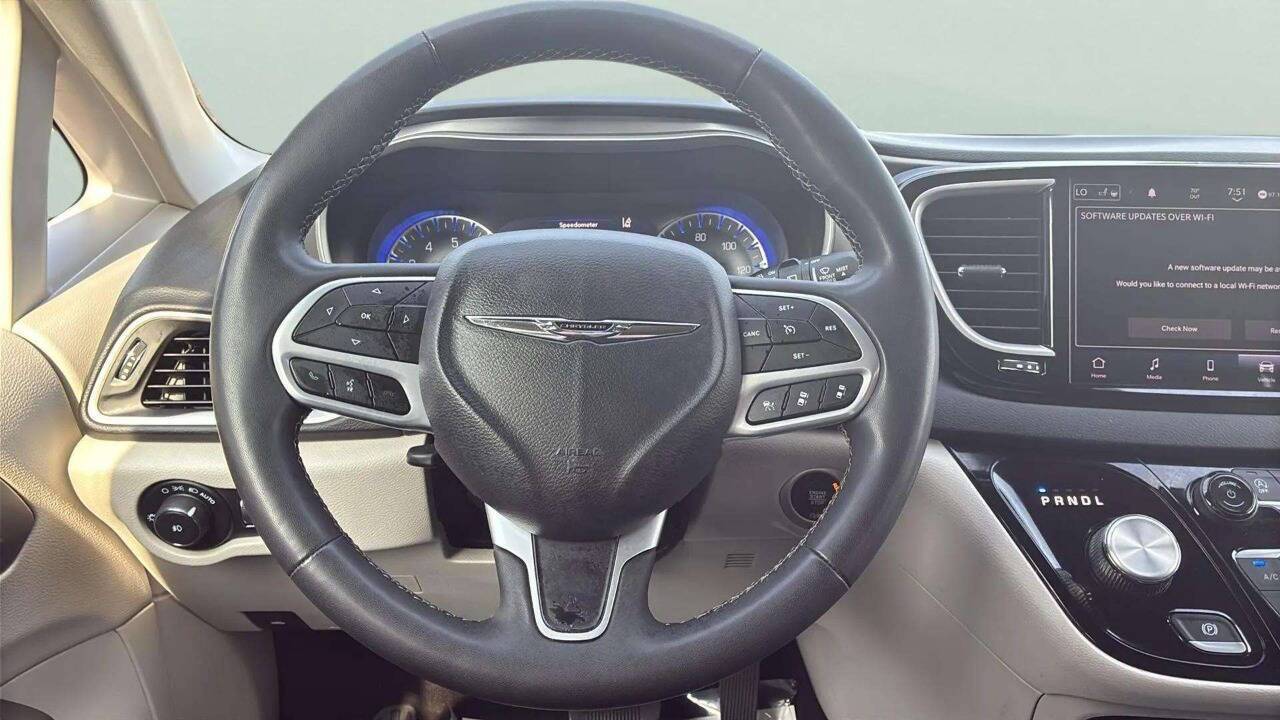 2023 Chrysler Pacifica Touring L 4dr Mini Van Lake Orion MI