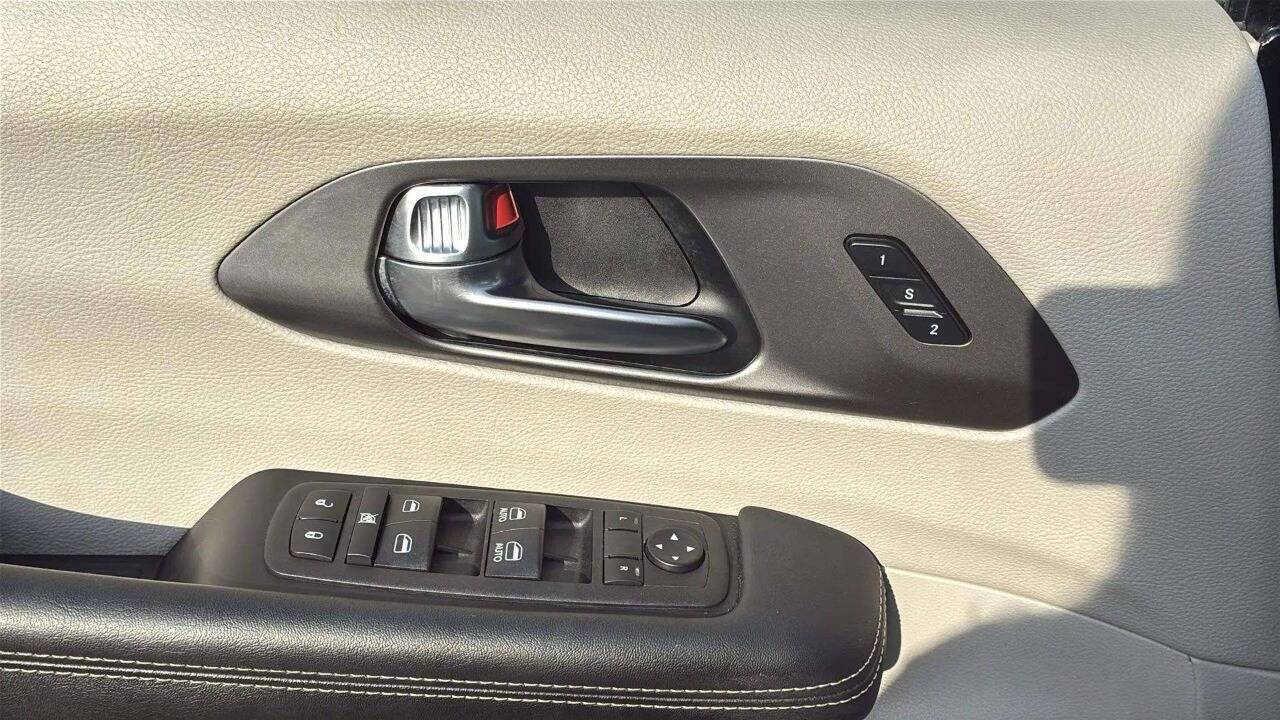 2023 Chrysler Pacifica Touring L 4dr Mini Van Lake Orion MI