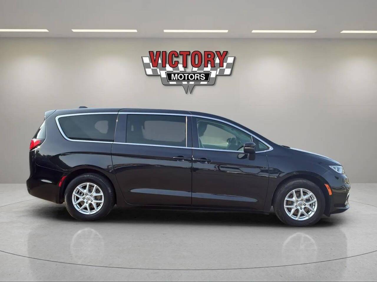 2023 Chrysler Pacifica Touring L 4dr Mini Van Lake Orion MI