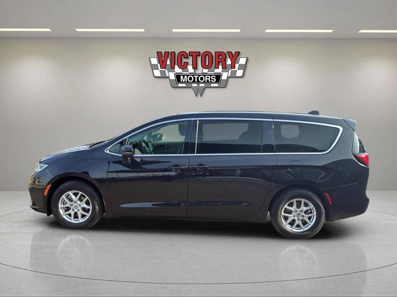 2023 Chrysler Pacifica Touring L 4dr Mini Van Lake Orion MI