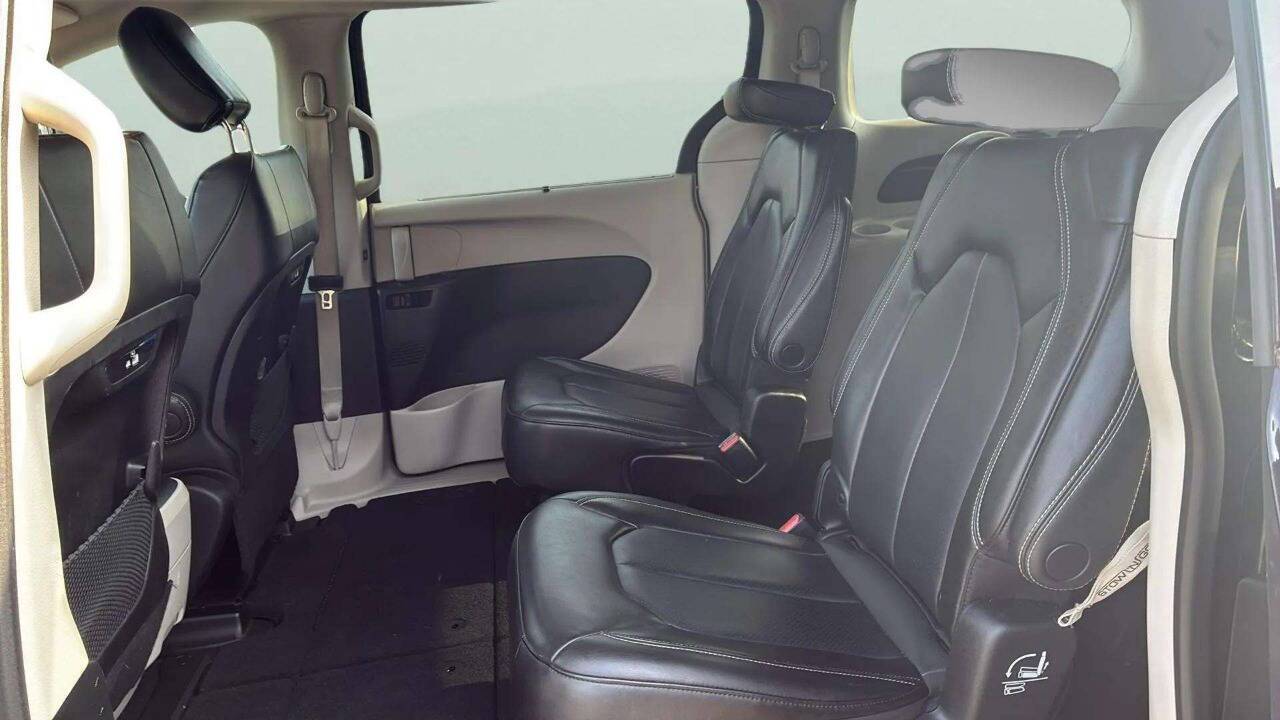 2023 Chrysler Pacifica Touring L 4dr Mini Van Lake Orion MI