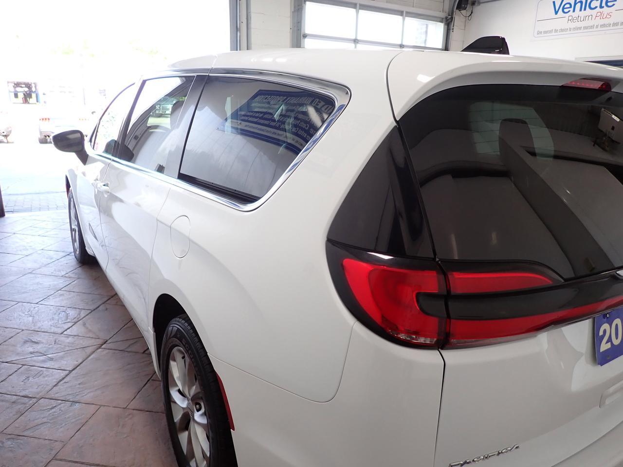 2023 Chrysler Pacifica Touring L AWD LEATHER 7PASS Listowel ON
