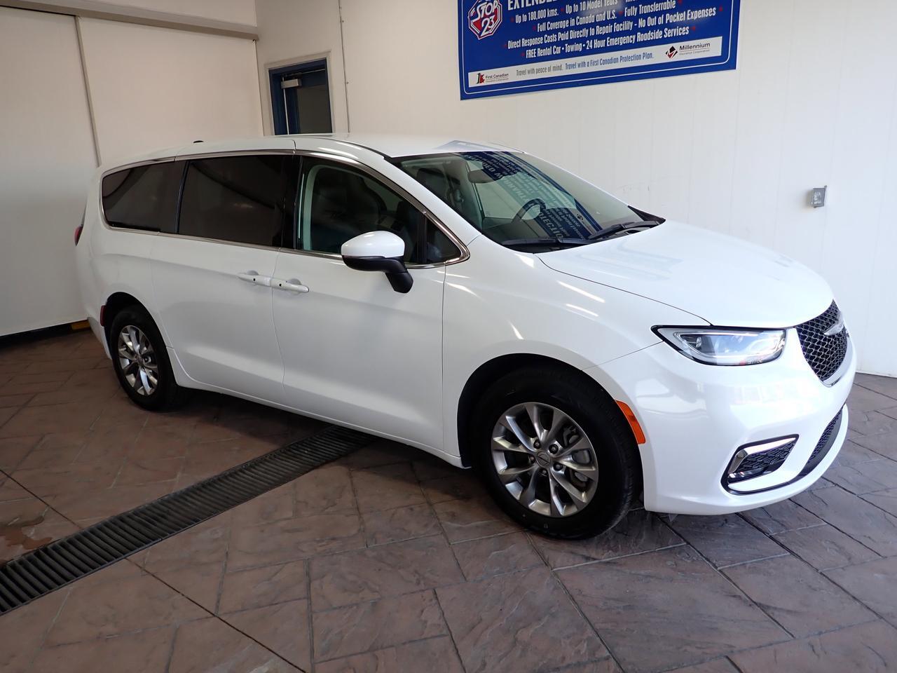 2023 Chrysler Pacifica Touring L AWD LEATHER 7PASS