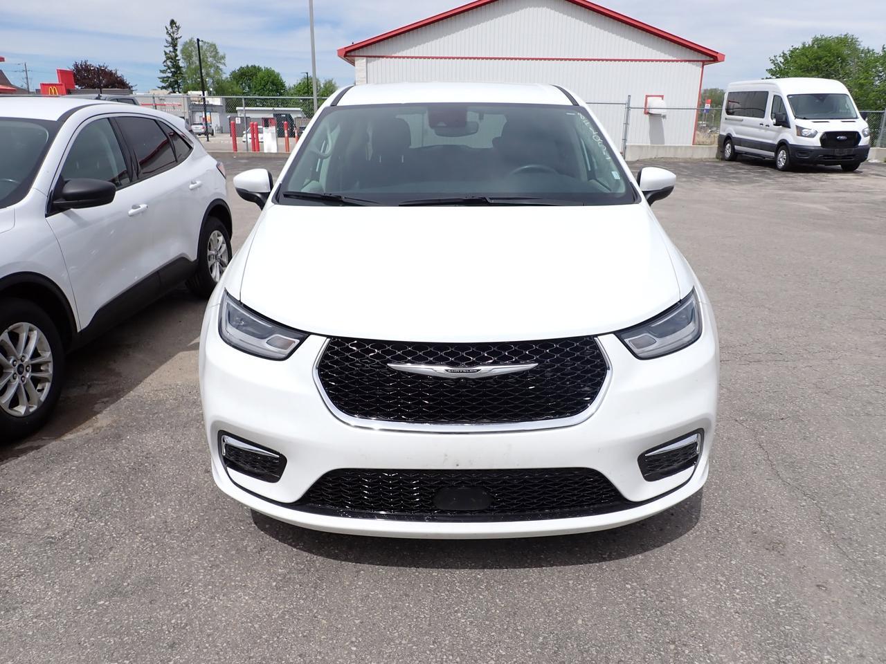 2023 Chrysler Pacifica Touring L AWD Listowel ON