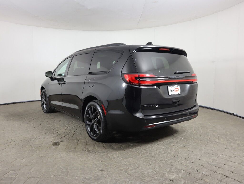 2023 Chrysler Pacifica Touring L AWD S Appearance Package Maumee OH