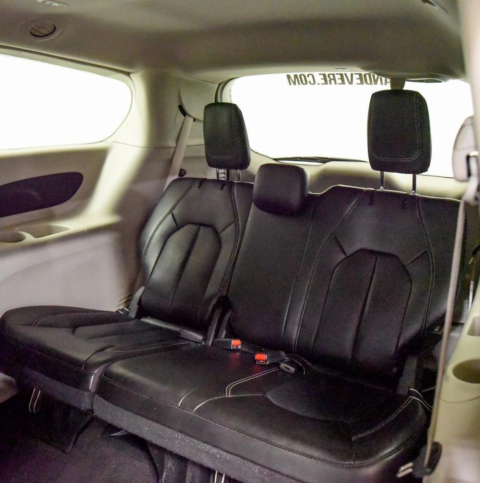 2023 Chrysler Pacifica Touring L Akron