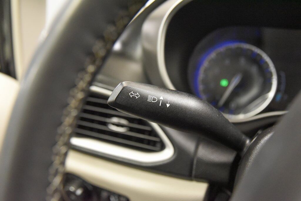 2023 Chrysler Pacifica Touring L Akron