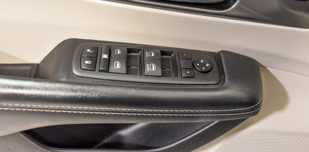 2023 Chrysler Pacifica Touring L Akron