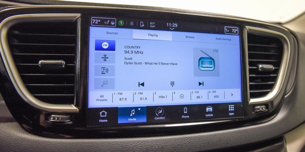 2023 Chrysler Pacifica Touring L Akron