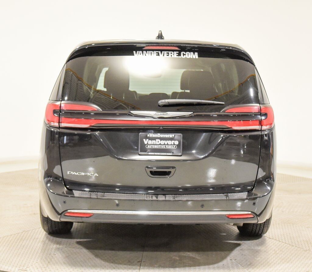 2023 Chrysler Pacifica Touring L Akron