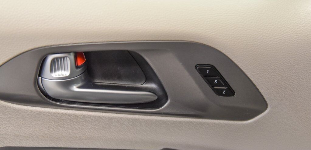 2023 Chrysler Pacifica Touring L Akron