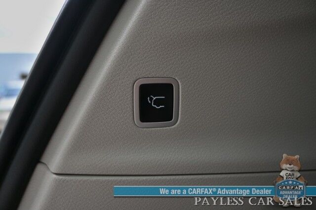 2023 Chrysler Pacifica Touring L / Auto Start / Power & Heated Leather Seats / Heated Steering / Adaptive Cruise / Lane Depart & Blind Spot Alert / Apple CarPlay & Android Auto / Back Up Cam / 3rd Row / Seats 7 / Block Heater / 1-Owner Anchorage AK