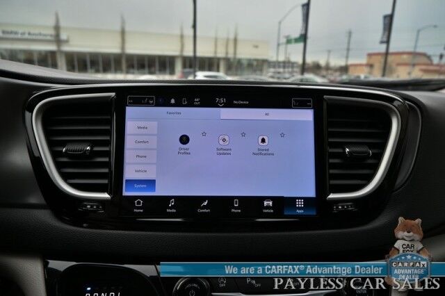 2023 Chrysler Pacifica Touring L / Auto Start / Power & Heated Leather Seats / Heated Steering / Adaptive Cruise / Lane Depart & Blind Spot Alert / Apple CarPlay & Android Auto / Back Up Cam / 3rd Row / Seats 7 / Block Heater / 1-Owner Anchorage AK