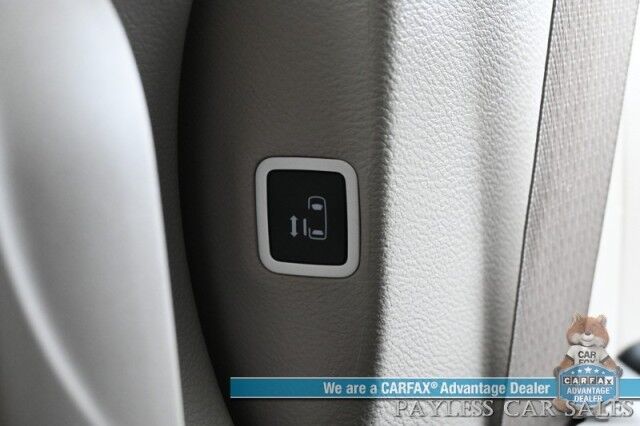 2023 Chrysler Pacifica Touring L / Auto Start / Power & Heated Leather Seats / Heated Steering / Adaptive Cruise / Lane Depart & Blind Spot Alert / Apple CarPlay & Android Auto / Back Up Cam / 3rd Row / Seats 7 / Block Heater / 1-Owner Anchorage AK