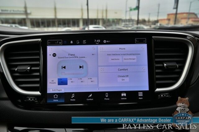 2023 Chrysler Pacifica Touring L / Auto Start / Power & Heated Leather Seats / Heated Steering / Adaptive Cruise / Lane Depart & Blind Spot Alert / Apple CarPlay & Android Auto / Back Up Cam / 3rd Row / Seats 7 / Block Heater / 1-Owner Anchorage AK