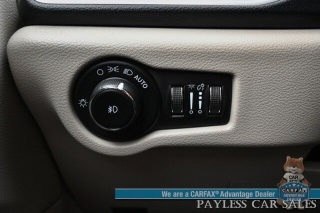 2023 Chrysler Pacifica Touring L / Auto Start / Power & Heated Leather Seats / Heated Steering / Adaptive Cruise / Lane Depart & Blind Spot Alert / Apple CarPlay & Android Auto / Back Up Cam / 3rd Row / Seats 7 / Block Heater / 1-Owner Anchorage AK