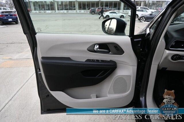 2023 Chrysler Pacifica Touring L / Auto Start / Power & Heated Leather Seats / Heated Steering / Adaptive Cruise / Lane Depart & Blind Spot Alert / Apple CarPlay & Android Auto / Back Up Cam / 3rd Row / Seats 7 / Block Heater / 1-Owner Anchorage AK