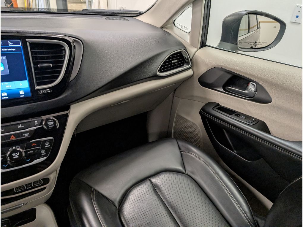 2023 Chrysler Pacifica Touring L Bozeman MT