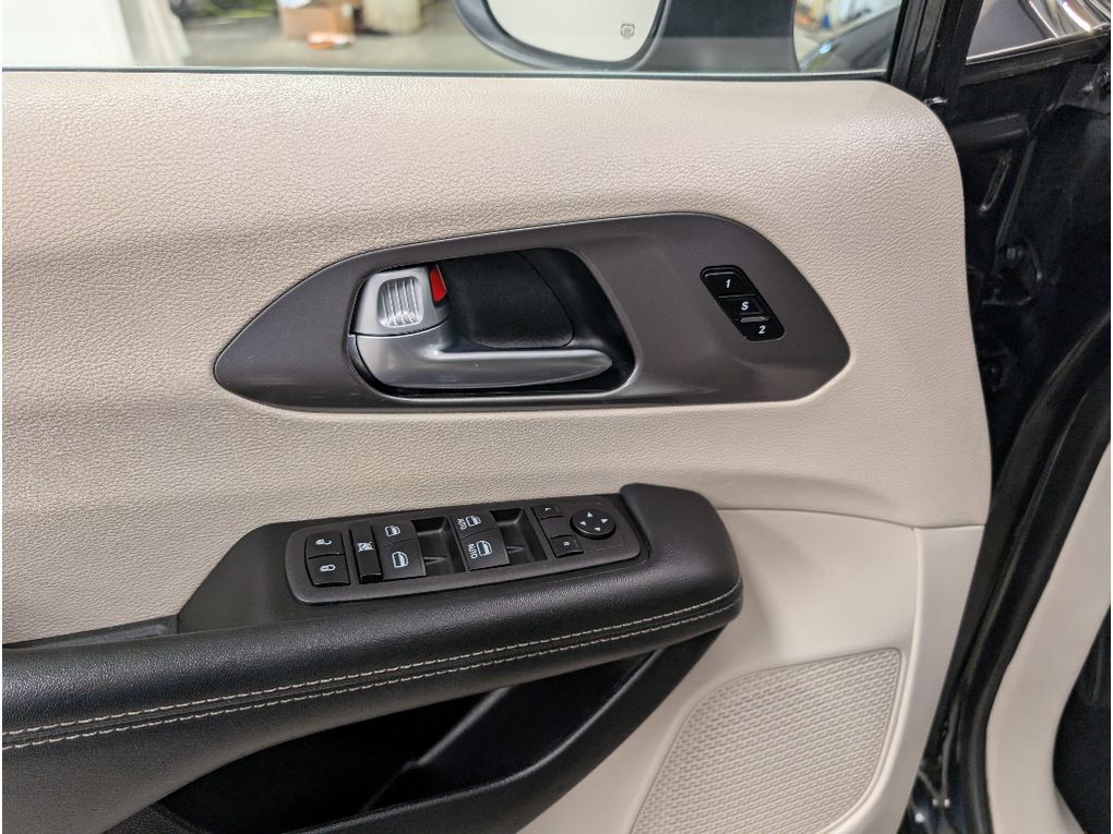2023 Chrysler Pacifica Touring L Bozeman MT