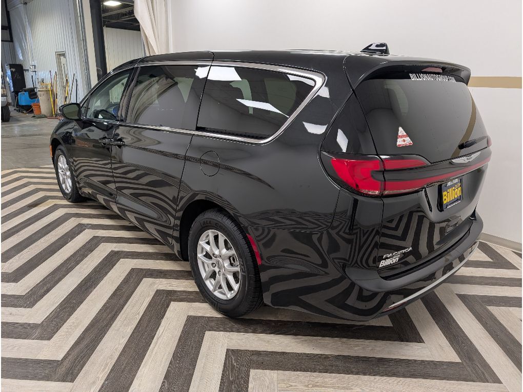 2023 Chrysler Pacifica Touring L Bozeman MT