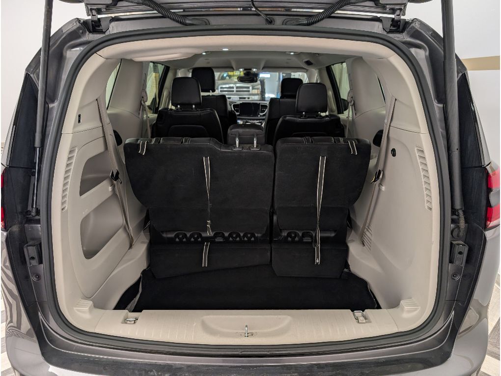 2023 Chrysler Pacifica Touring L Bozeman MT