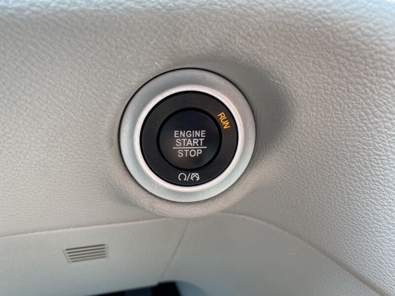 2023 Chrysler Pacifica Touring L Bristol  PA