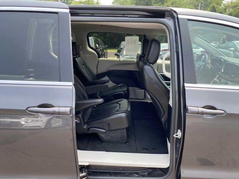 2023 Chrysler Pacifica Touring L Bristol  PA