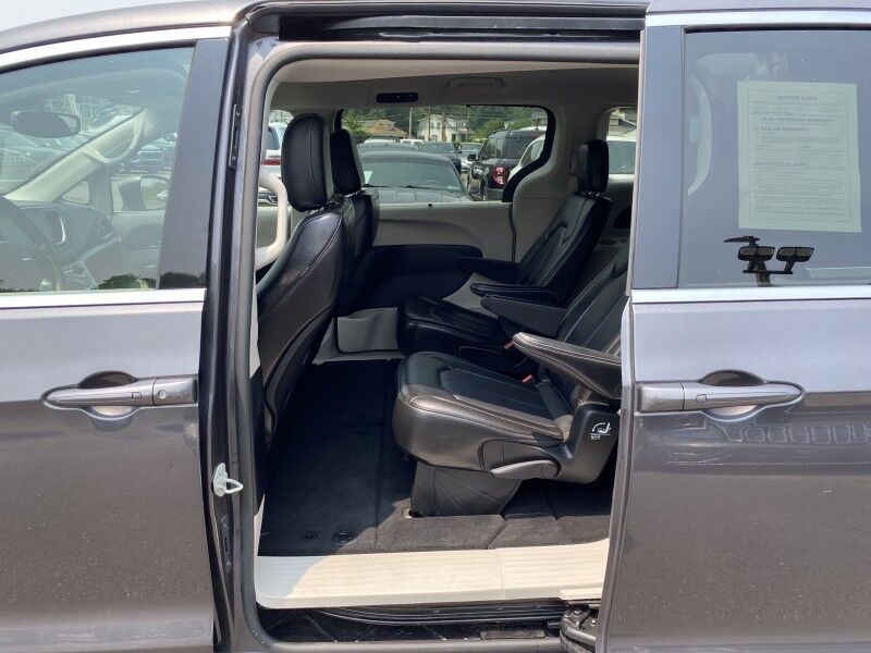 2023 Chrysler Pacifica Touring L Bristol  PA