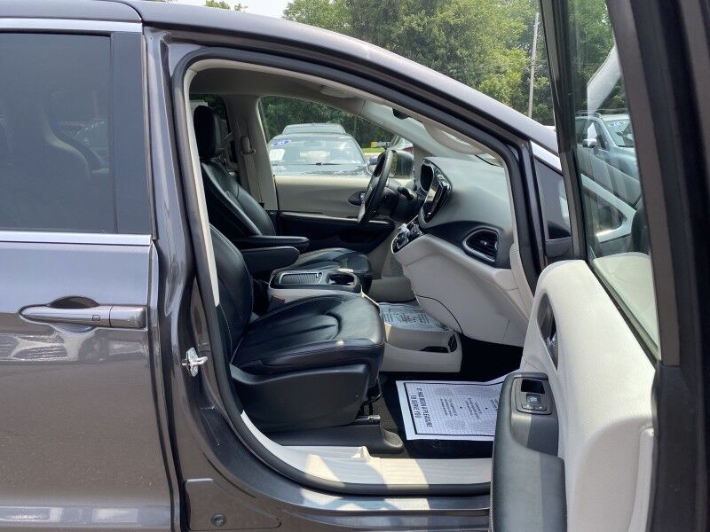 2023 Chrysler Pacifica Touring L Bristol  PA