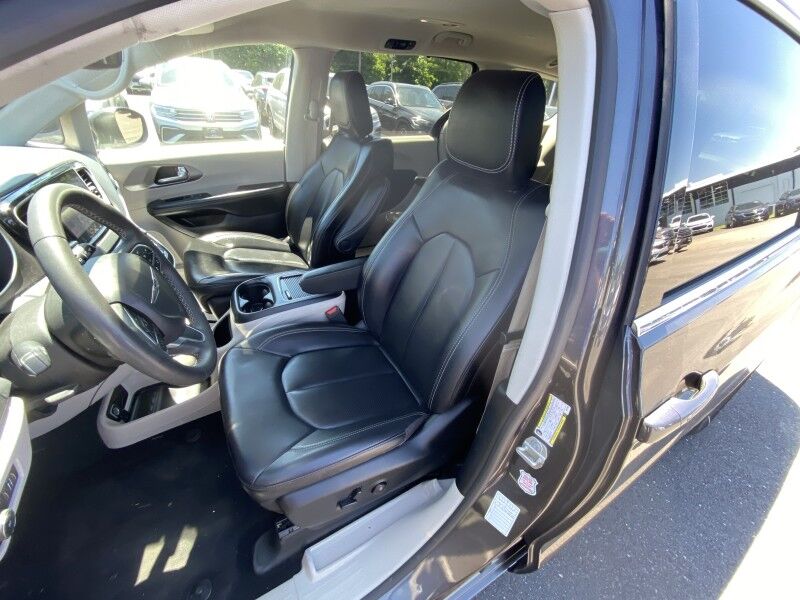 2023 Chrysler Pacifica Touring L Bristol  PA
