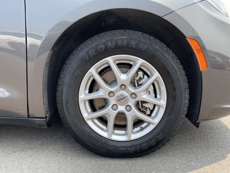 2023 Chrysler Pacifica Touring L Bristol  PA