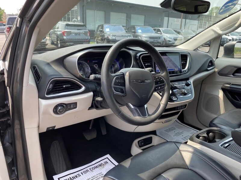 2023 Chrysler Pacifica Touring L Bristol  PA