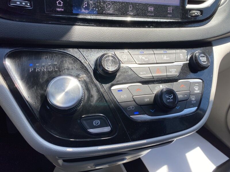 2023 Chrysler Pacifica Touring L Bristol  PA